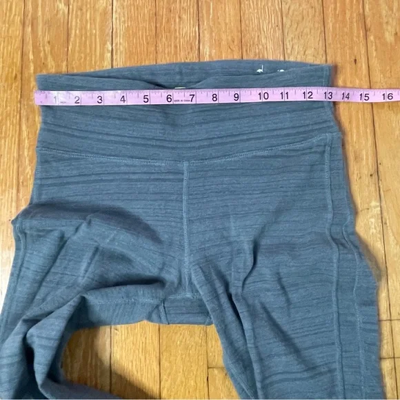 Xersion Cropped  Athletic Leggings Size Medium - Picture 6 of 8